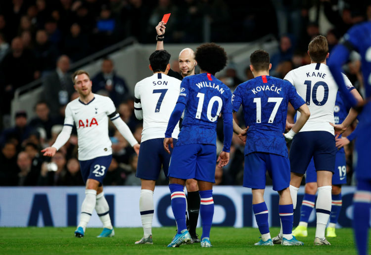 Khó khăn chồng chất với Tottenham khi họ phải chơi với 10 người từ phút 61