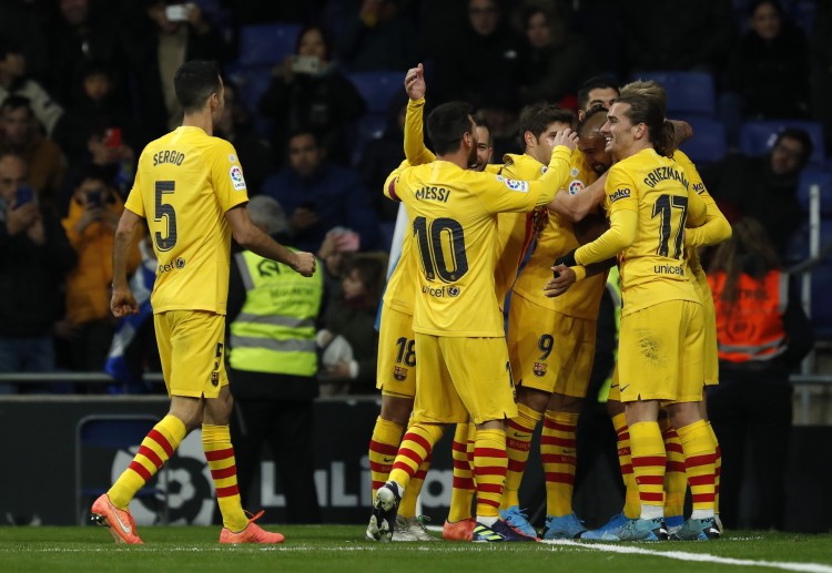 Arturo Vidal hits an equaliser at the start of second half during Barcelona's La Liga battle against derby rivals Espanyol