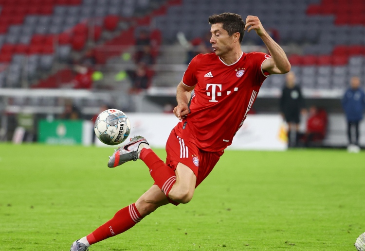 분데스리가: 바이에른 뮌헨의 로베르트 레반도프스키가 바이엘 레버쿠젠 전에서 경고를 받았다.