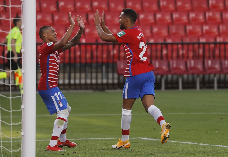 Darwin Machis scored from close range late on to send Granada top of LaLiga