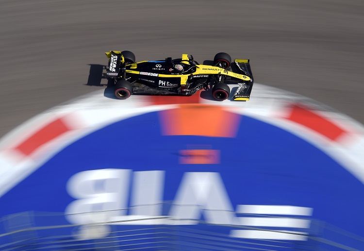 Daniel Ricciardo finished at 10th in the last practice of Russian Grand Prix due to mirror issue