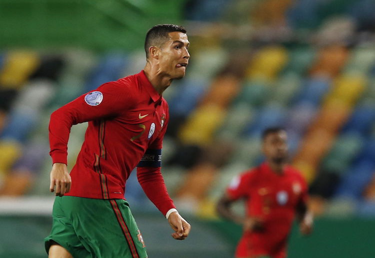 国际友谊赛 葡萄牙的克里斯蒂亚诺·罗纳尔多正在控球