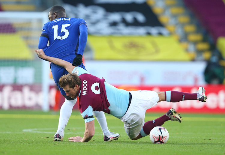 Premier League: Burnley cố gắng tấn công tìm bàn gỡ nhưng thầy trò Sean Dyche đã không thành công