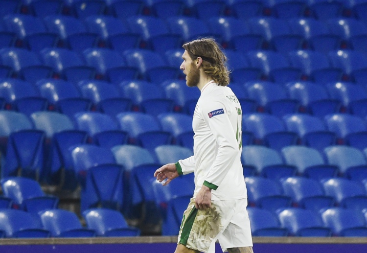 UEFA Nations League: Republic of Ireland's Jeff Hendrick picks up a red card after a foul on Wales' Tyler Roberts