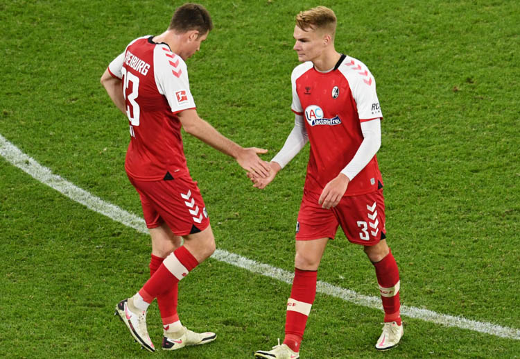 ဖရိုင်းဘတ်ကတော့ နောက်ဆုံးကစားခဲ့တဲ့ ဘွန်ဒက်စ်လီဂါ ၇ ပွဲဆက်တိုက် နိုင်ပွဲ ပျောက်ဆုံးထားပြီး ဝုဖ်ဘတ်နဲ့သရေ၊ ဒေါ့မန်ကို ၄ ဂိုးပြတ်နဲ့ ရှုံးနိမ့်ထားပါတယ်။