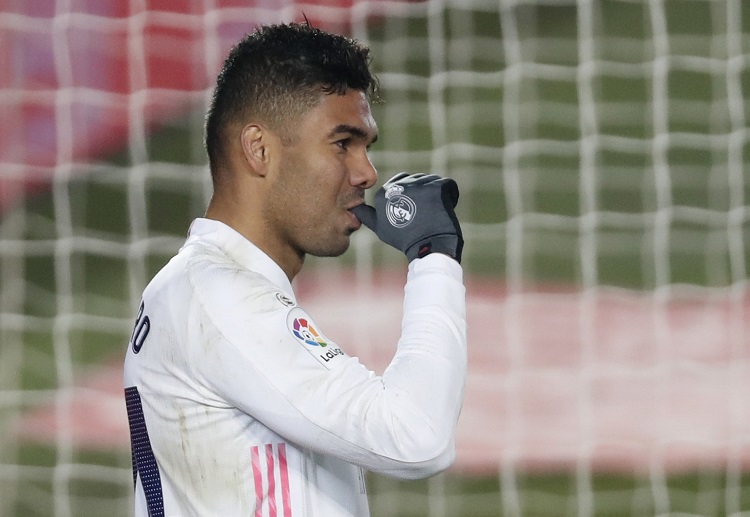 Casemiro mencetak gol ke gawang Granada di La Liga
