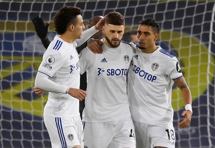 Pengulangan penalti Mateusz Klich di pekan ke-12 Liga Inggris