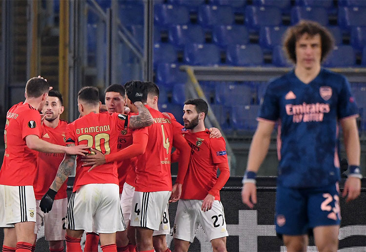 အာဆင်နယ် အနေနဲ့ ဘင်ဖီကာကို ဘောလုံး ပိုင်ဆိုင်မှုအပြင် ဂိုးကန်သွင်းခွင့်တွေပါ အသာစီးရခဲ့ပေမယ့် ၁ ဂိုးစီသရေရလဒ်နဲ့ပဲ ကျေနပ်ခဲ့ရပြီး ယူရိုပါလိဂ် ၁၆ သင်းအဆင့် ရှုံးထွက်တက်ရေး ဒုတိယအကျော့ပွဲစဉ်က အရေးပါလာခဲ့ပါသွားခဲ့ပါတယ်။