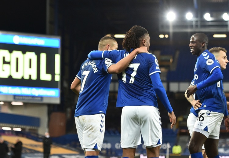 Premier League: Sau giờ nghỉ giải lao, Man City vẫn tiếp tục gây sức ép lên khung thành của Everton.