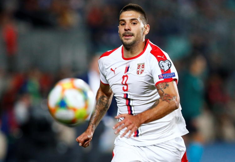 欧洲杯 塞尔维亚球员米特洛维奇正在进球