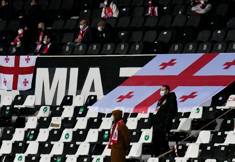 Euro 2020 gặp nhiều khó khăn vì Covid-19.