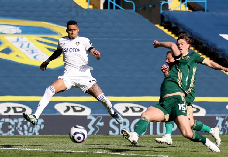 Phil Jagielka melakukan gol bunuh diri di Liga Inggris pekan ke-30