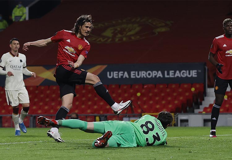 Edinson Cavani tampil gemilang saat MU pesta gol di leg pertama Liga Europa