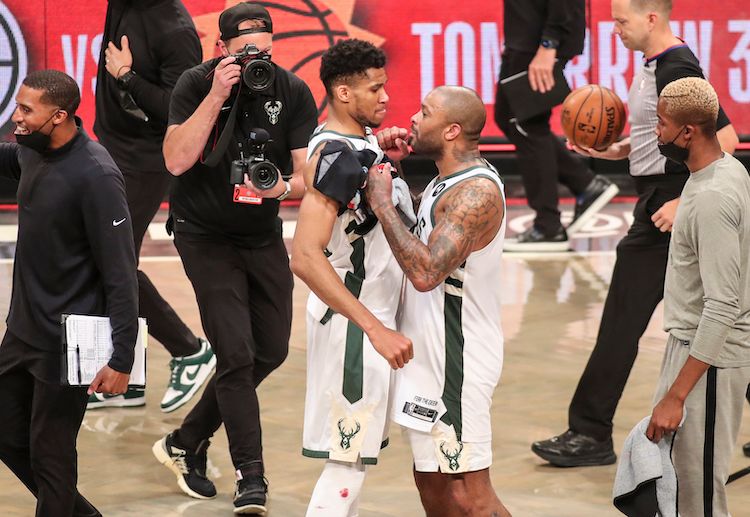 Hawks cũng vừa vượt qua một đối thủ vô cùng mạnh mẽ để góp mặt tại CK NBA 2021