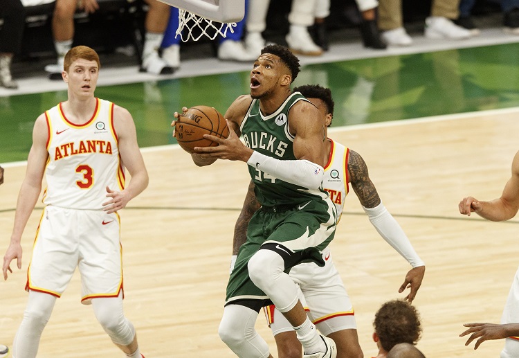Milwaukee Bucks akan bertandang ke Atlanta pada game ketiga di Final Conference NBA 2021.