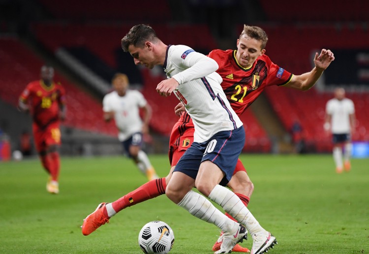 ကွင်းလယ်မှာ သာမက လိုအပ်ရင် ဘယ်/ညာ တောင်ပံ၊ ကွင်းလယ် တိုက်စစ်၊ ကွင်းလယ်ခံစစ် နေရာမှာပါ ကစားနိုင်တဲ့ မေဆင်မောင့် အတွက် ယူရို ၂၀၂၀ ဟာ နောက်ထပ် အောင်မြင်မှုတွေ ရရှိဖို့ အခွင့်အရေးကောင်း တစ်ခု ဖြစ်လာပါလိမ့်မယ်။