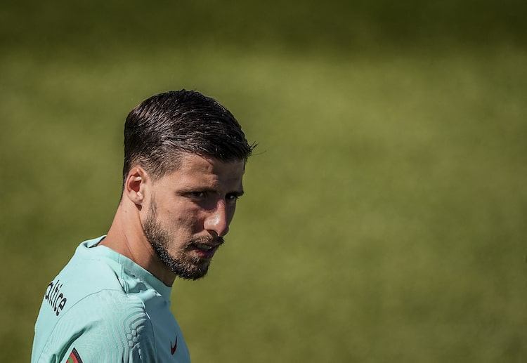 ဒီးရာ့စ် အနေနဲ့ လက်ရှိ ယူရို ၂၀၂၀ ပေါ်တူဂီ အသင်းအတွက် ရော်နယ်ဒို၊ ဖာနန်ဒက်စ် တို့ပြီးရင် အဓိက အကျဆုံး ကစားသမား ဖြစ်လာဖို့ ရှိပြီး အသက် ၂၄ နှစ်သာ ရှိသေးလို့ ပေါ်တူဂီ အနာဂတ် အတွက် အားထားရမယ့် ကစားသမား ဖြစ်ပါတယ်။