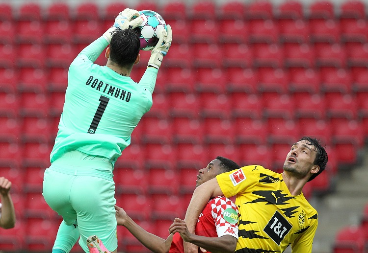 Roman Burki mất xuất bắt chính tại Bundesliga.