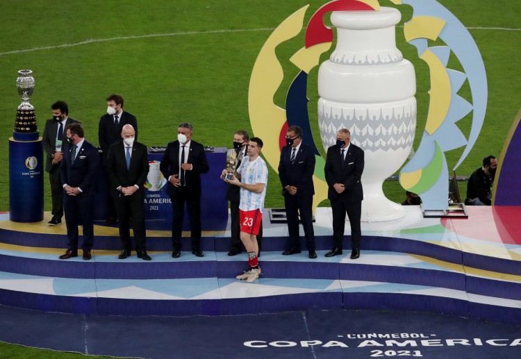 ၂၀၂၁ ကိုပါအမေရိကဖလားရဲ့ ရွှေလက်အိတ်ဆုနဲ့ ရရှိနိုင်တဲ့ ဂိုးသမားဟာ အီမီလီယန်နို မာတီနက်ဇ်ပဲ ဖြစ်မယ် ဆိုတာ အားလုံးလည်း ကြိုသိနေပြီးသားပါ။