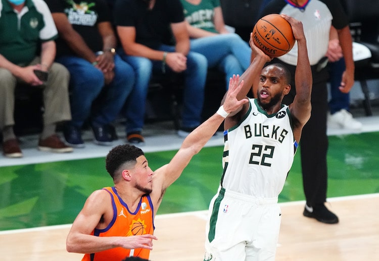 Khris Middleton wajib tampil maksimal untuk membantu Giannis Antetokounmpo di Final NBA 2020/ 2021.