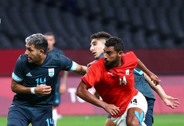 奥运会 阿根廷的蒂亚戈·阿尔梅达正在进球