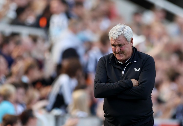 Premier League: hàng thủ của Chích Choè lại đang thi đấu thiếu chắc chắn