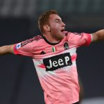 Juventus beberapa kali kenakan jersey pink di pertandingan sepak bola