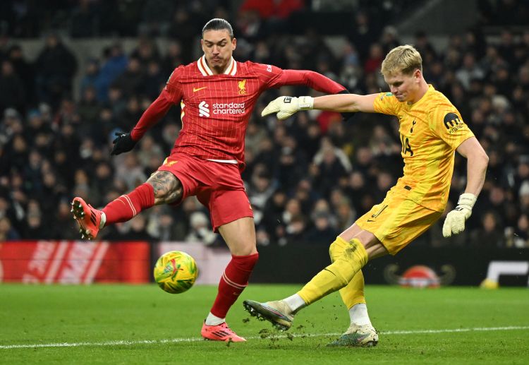 နူညက်ဇ်နဲ့ ဘင်ဖီကာမှာ လက်တွဲခဲ့ဖူးတဲ့ ဂျော့ဂျ် ဂျီးဆပ်စ် ကတော့ လက်ရှိမှာ အဲလ်ဟီလယ်ကို ကိုင်တွယ်နေပြီး တပည့်ဟောင်းကို ဆော်ဒီပရိုလိဂ် ကလပ်ဆီ ခေါ်ဆောင်ချင်နေတယ်လို့လည်း သိရပါတယ်။