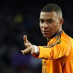 ဒါ့အပြင် အမ်ဘာပေးက လာလီဂါရဲ့ ထိပ်တန်း ဂိုးသွင်းရှင် စာရင်းမှာ အဆင့် ၂ နေရာကို ရောက်ရှိလာခဲ့ပြီး လီဝမ်ဒေါစကီးနဲ့လည်း ၁ ဂိုးသာ ကွာဟပါတော့တယ်။