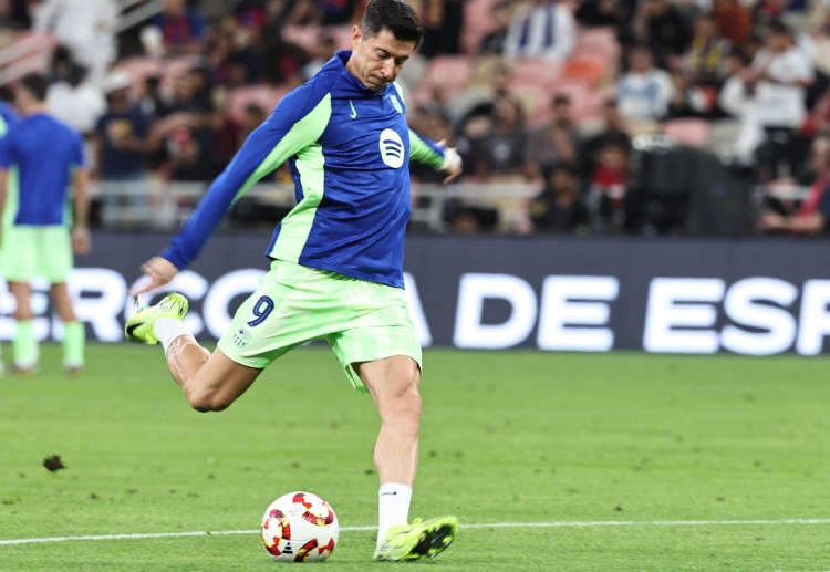 西超杯 巴萨在莱万的梅开二度下,以4比0大胜皇马。