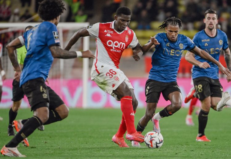 法甲联赛 恩博洛在第73分钟的进球，帮助摩纳哥实现了2比1的逆转，并最终赢得比赛。