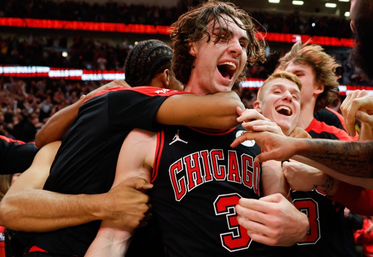 NBA: Giddey ném rổ thành công từ giữa sân ở những giây cuối