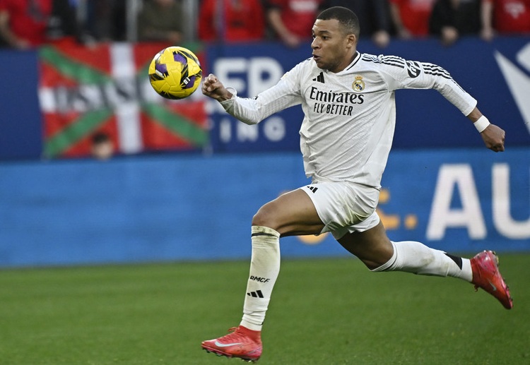 လက်ရှိမှာ အမ်ဘာပေးရဲ့ ပြိုင်ပွဲစုံ သွင်းဂိုး အရေအတွက်ဟာ ဂိုး ၃၀ အထိ ရှိလာခဲ့ပြီ ဖြစ်သလို လာလီဂါ မှာလည်း သွင်းဂိုး ၂၀ အထိ ရှိနေတာကြောင့် လာလီဂါရဲ့ ဂိုးသွင်း အများဆုံးဆု အတွက် လီဝမ်ဒေါစကီးနဲ့ အပြိုင်အဆိုင် ဖြစ်နေပါပြီ။