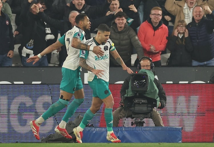 နယူးကာဆယ်ဟာ ခရာဘောင်ဖလား ဗိုလ်လုပွဲကို ၁၉၇၅-၁၉၇၆နဲ့ ၂၀၂၂-၂၀၂၃ ဘောလုံး ရာသီတွေမှာ ၂ ကြိမ် တက်ရောက်ဖူးပြီး ဒုတိယနဲ့သာ ကျေနပ်ခဲ့ရတာ ဖြစ်ပါတယ်။