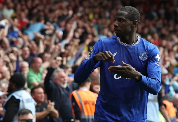 Premier League: Everton tạo ra bất ngờ