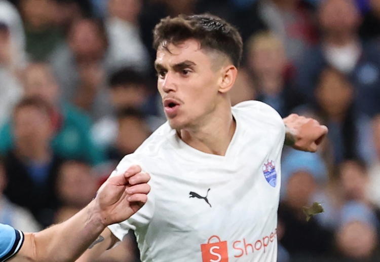 ဒါ့အပြင် ဒီယိုဂို ကော်စတာကို ပရီးမီးယားလိဂ် ထိပ်သီးတွေ ဖြစ်တဲ့ ချဲလ်ဆီးနဲ့ မန်စီးတီး တို့ကလည်း ယူနိုက်တက်နဲ့ အပြိုင်အဆိုင် ကမ်းလှမ်းဖို့ စီစဉ်နေတယ်လို့ TEAMtalk က ဖော်ပြပါတယ်။