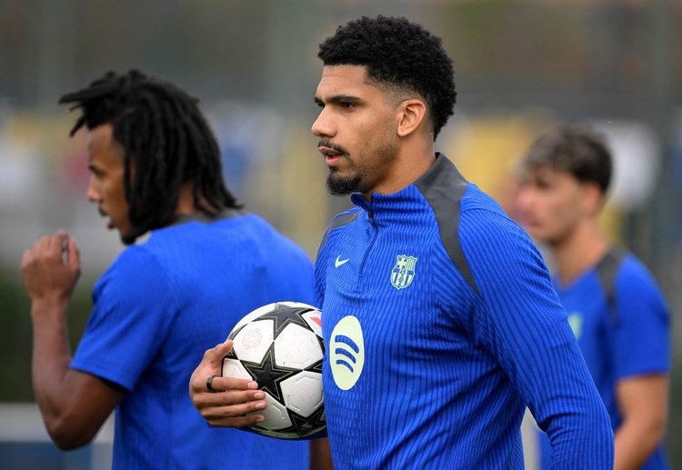 လာလီဂါ ကလပ် ဘာစီလိုနာ ကတော့ ဗဟိုခံစစ်မှူး ရော်နယ် အာရူဟိုနဲ့ အန်ဒရီယာစ် ခရစ္စတန်ဆန် တို့ကို ရောင်းချခြင်းအားဖြင့် ယူရို သန်း ၈၀ (ပေါင် ၆၉.၅ သန်း) ရရှိဖို့ မျှော်လင့်ထားကြောင်း သိရပါတယ်။