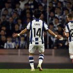 ဒါကြောင့် ပရီးမီးယားလိဂ် ကလပ်က ရီးရဲလ်ဆိုစီဒက် ကစားသမား တာကာဖူဆာ ကူဘိုနဲ့ ပြန်လည် အစားထိုးဖို့ ဖြစ်နိုင်ချေ ရှိတဲ့ အပြောင်းအရွှေ့ အဖြစ် သတ်မှတ်ထားကြောင်း Fichajes က ဖော်ပြလာခဲ့ပါတယ်။