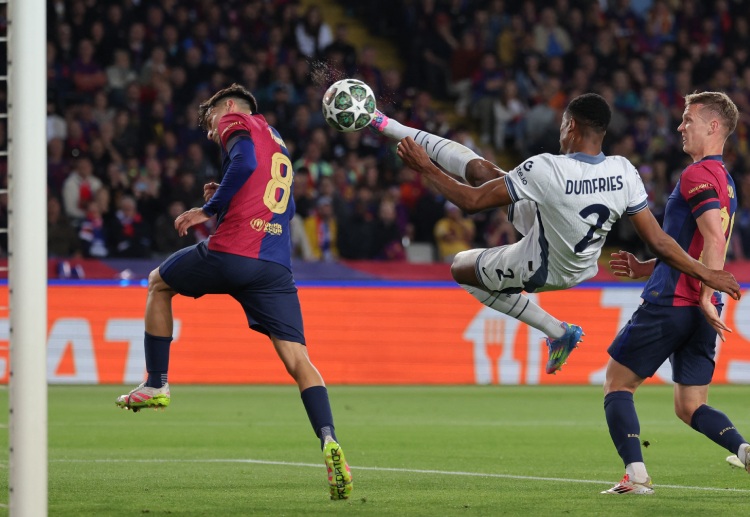 欧冠联赛 邓弗里斯双响炮,头球助国米第三次领先。