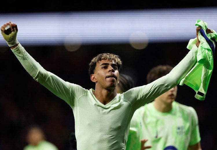 အသက် ၁၇ နှစ် အရွယ် တောင်ပံ ကစားသမားရဲ့ မူလ စာချုပ်အရ ၂၀၂၆ ခုနှစ်မှာ လာလီဂါ ကလပ်နဲ့ သက်တမ်းကုန်ဆုံးမှာ ဖြစ်ပါတယ်။