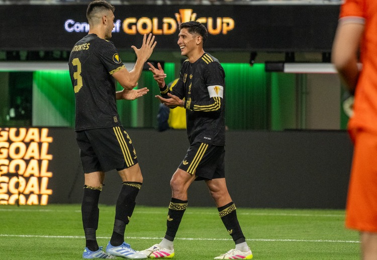 美洲金杯 在美洲金杯赛揭幕战中，墨西哥队以3比2小胜首次晋级正赛的多米尼加队，成功开启本届赛事的卫冕之旅。