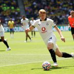 德甲联赛 丹尼尔·斯文森攻防俱佳，跑动能力突出，被视为多特蒙德的重要组成部分。