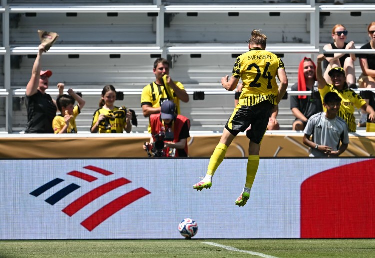 世俱杯 斯文森的精彩进球帮助多特蒙德以1比0小胜蔚山HD，锁定胜局。