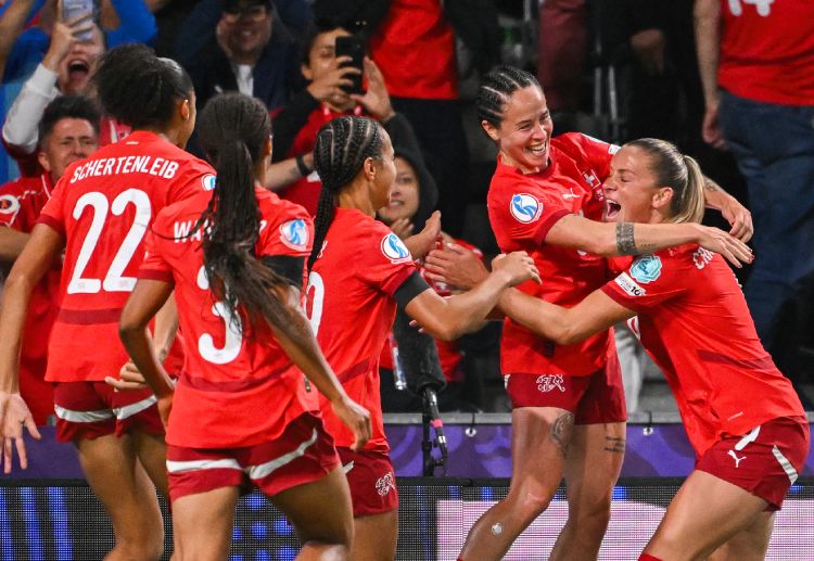 欧锦赛  杰拉尔丁·鲁特勒尔，瑞士女足的中场核心，最近四场国际比赛中助攻或进球四次，预计将在接下来的比赛中继续担任进攻责任。