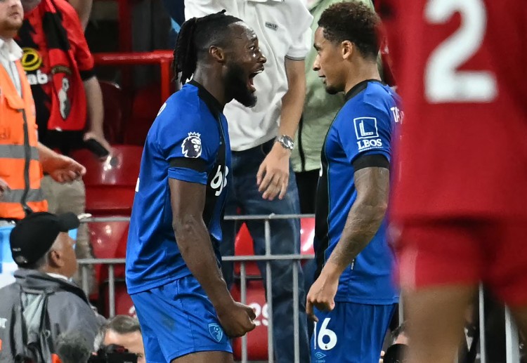 앙투안 세메뇨는 본머스의 두 골을 넣었지만 본머스는 리버풀에 프리미어리그 패배를 떠안고 말았다.