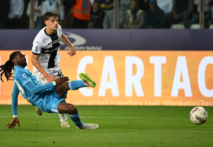 ယမန်နှစ် ပရီးမီးယားလိဂ် ချန်ပီယံ သရဖူ ဆောင်းပြီး ကတည်းက လစ်ဗာပူးလ်ဟာ နေရာစုံ အတွက် ကစားသမားတွေ ခေါ်ယူခဲ့ပေမယ့် ဗဟိုခံစစ်ပိုင်း ကိုတော့ အားဖြည့်မှု မလုပ်ထားခဲ့ပါဘူး။