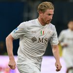 이날 더 브라위너는 상대 수비와 골키퍼의 허를 찌르는 프리킥으로 데뷔전 데뷔골을 터뜨렸다.