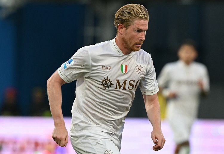 Kevin De Bruyne has scored to a goal to give Napoli a 0-2 win over Sassuolo in their Serie A opening game