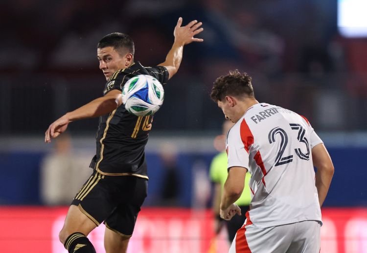 美职联 洛根·法林顿为达拉斯FC扳回一城。