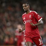 အိဆက်ခ် ကတော့ ဒီနွေရာသီ အပြောင်းအရွှေ့ နောက်ဆုံး ရက်မှာ ပရီးမီးယားလိဂ် ချန်ပီယံ လစ်ဗာပူးလ် အသင်းထံ ပေါင် ၁၂၅ သန်း (ဒေါ်လာ ၁၆၈.၄ သန်း) နဲ့ ပြောင်းရွှေ့ခဲ့သူ ဖြစ်ပါတယ်။